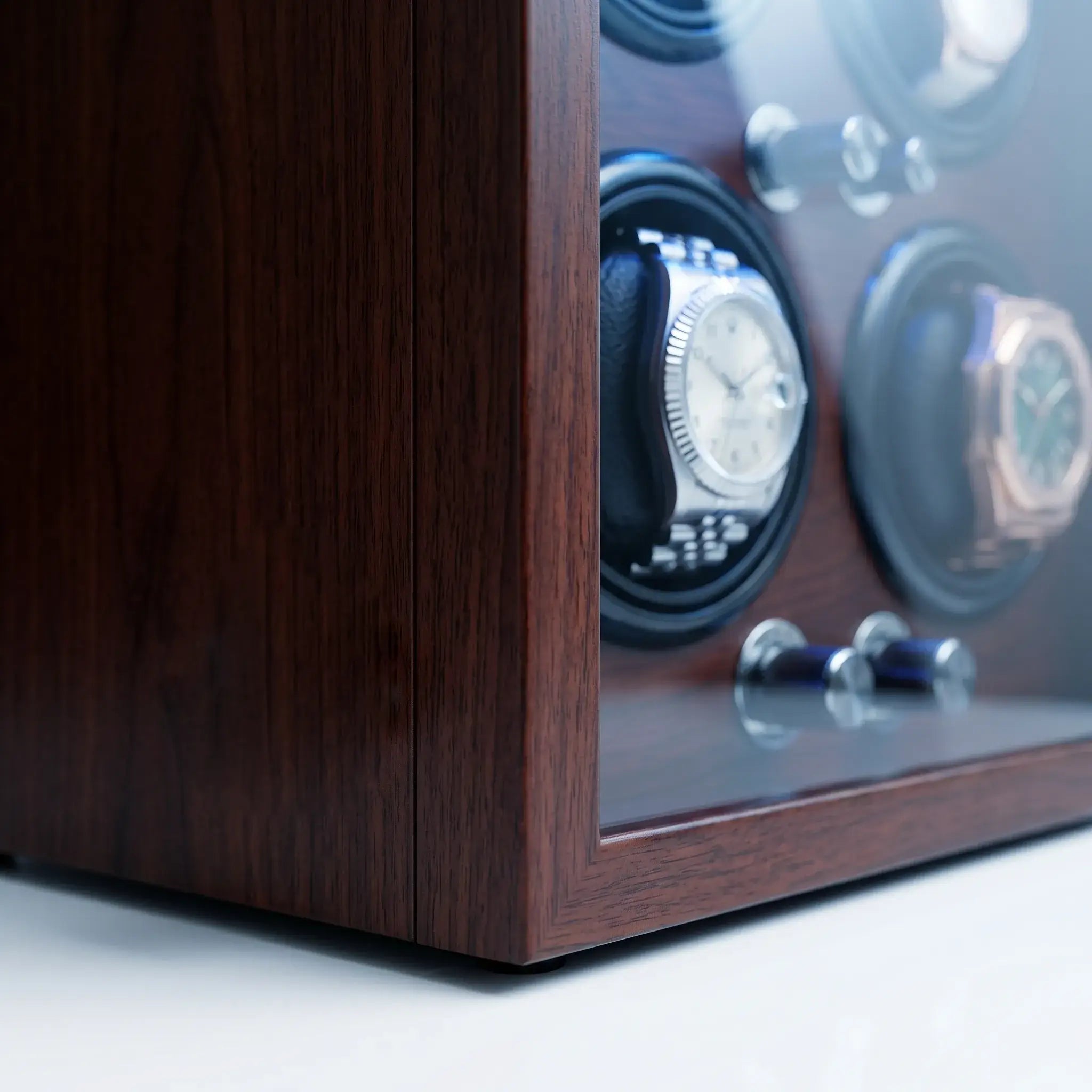 Remontoir pour montres automatiques – Empire Quantique IV